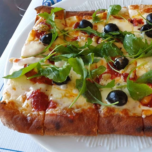 El auténtico sabor de Italia en nuestra pizzería en Moaña y Cangas