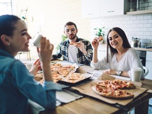 ¿No tienes tiempo para cocinar? ¡Te preparamos tus platos favoritos para llevar!